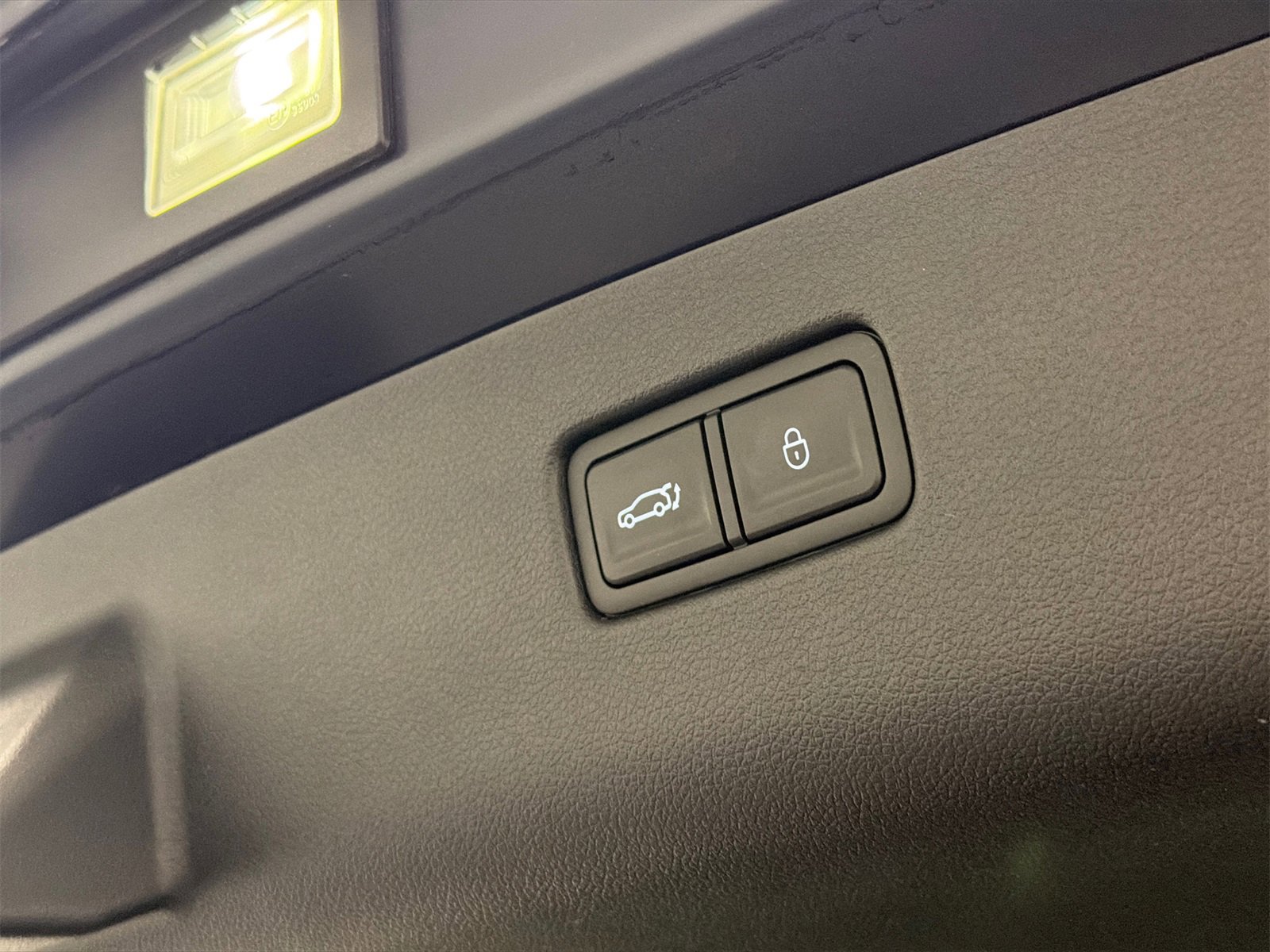 Used 2025 Genesis GV70 2.5T image 9