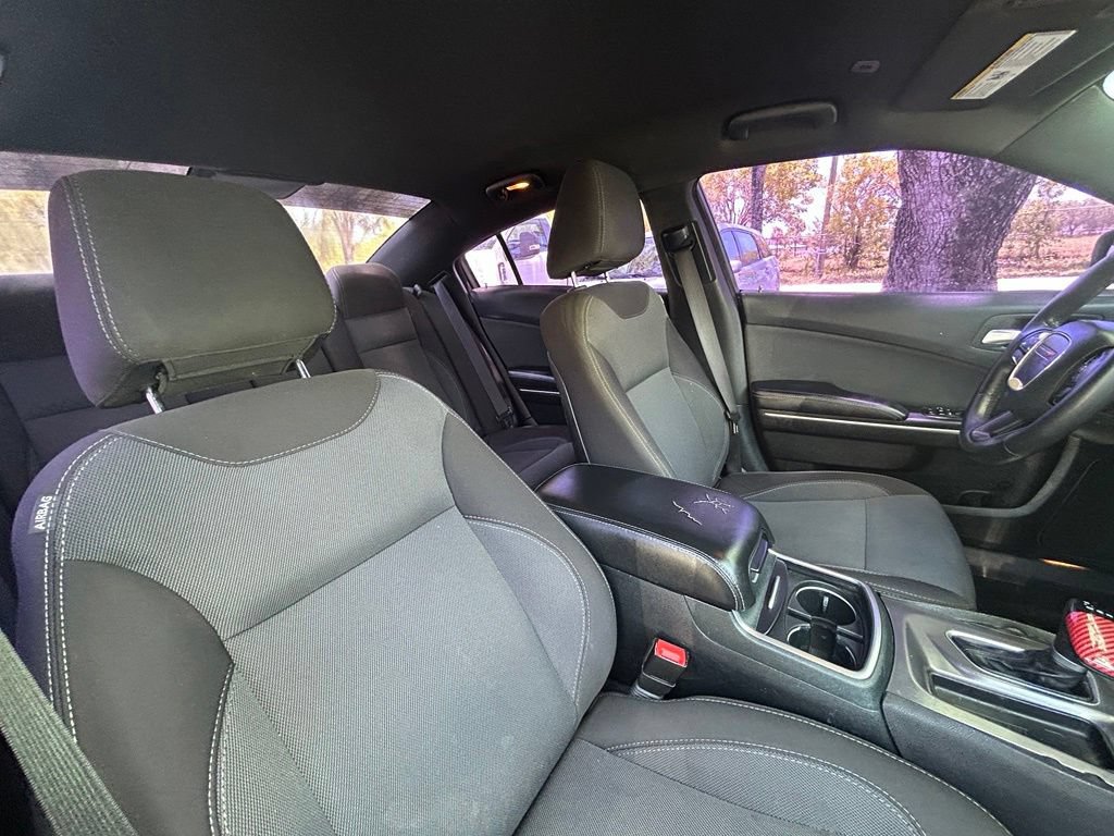Used 2017 Dodge Charger SE RWD image 30