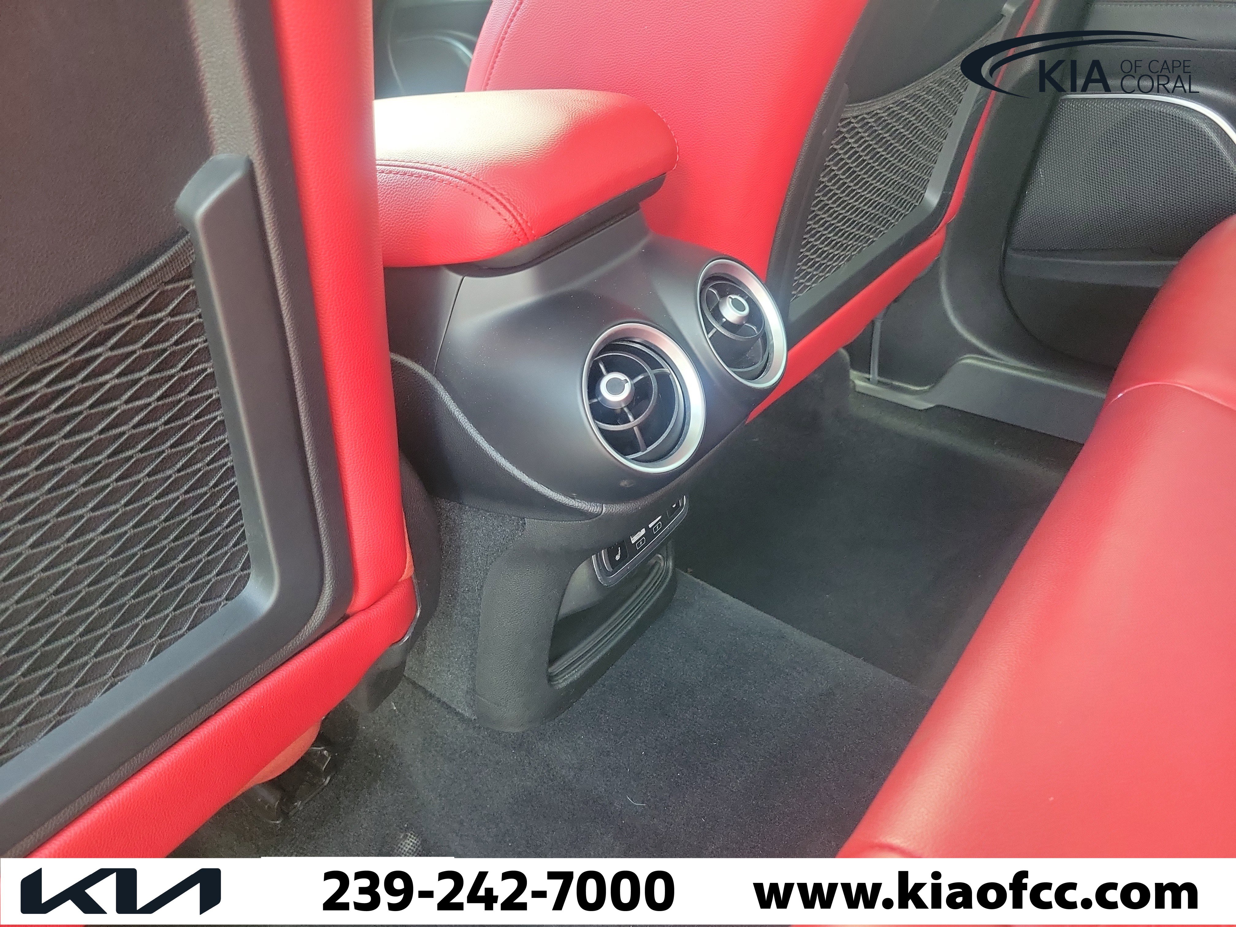 Used 2022 Alfa Romeo Stelvio Veloce AWD/4WD image 16