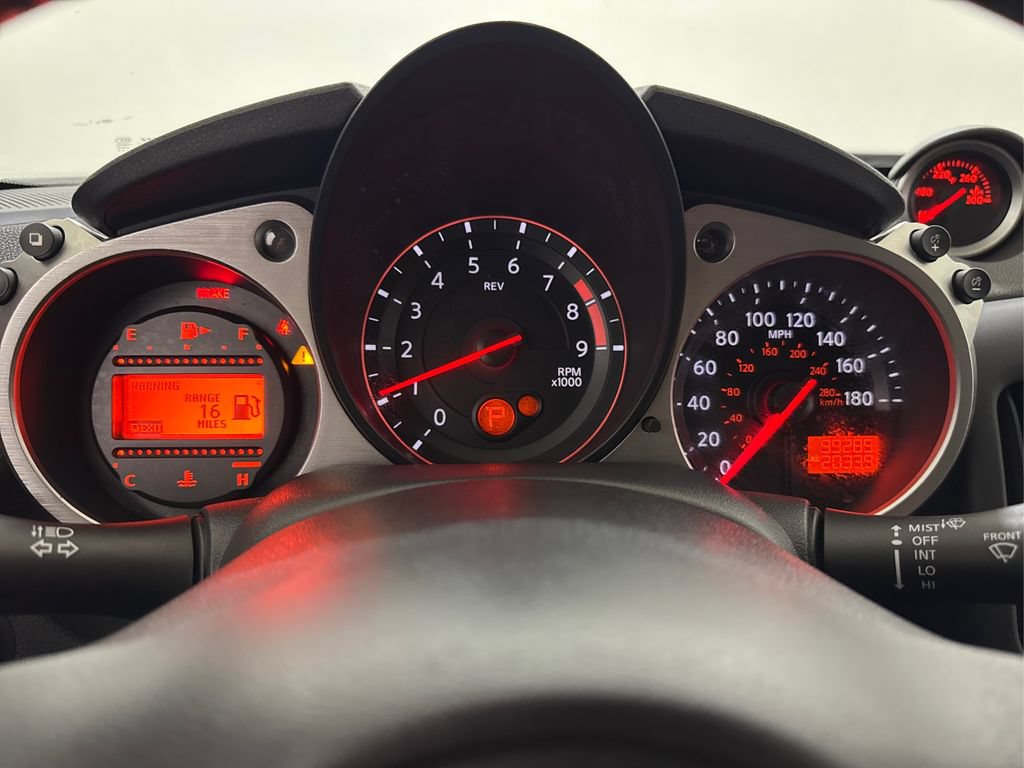 Used 2016 Nissan 370Z Coupe RWD image 37