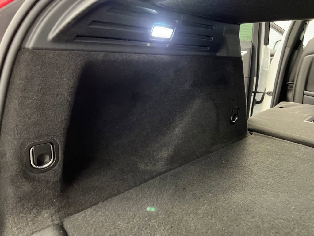 Used 2024 Cadillac XT4 Premium Luxury image 31