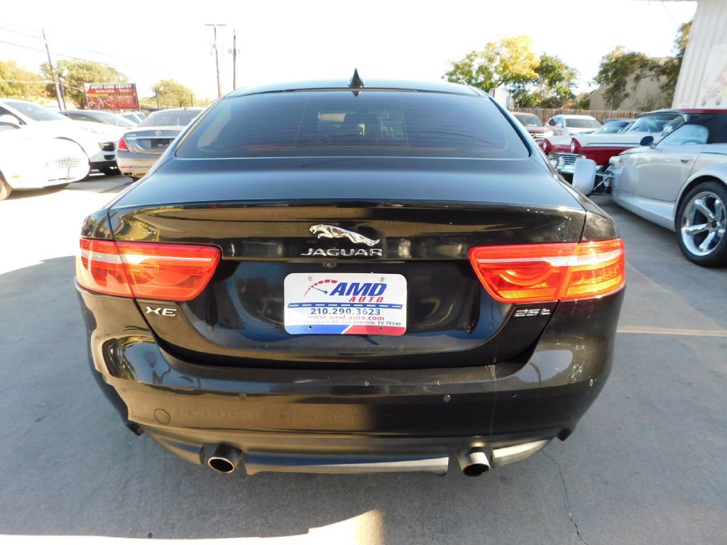 Used 2017 Jaguar XE Premium RWD image 6