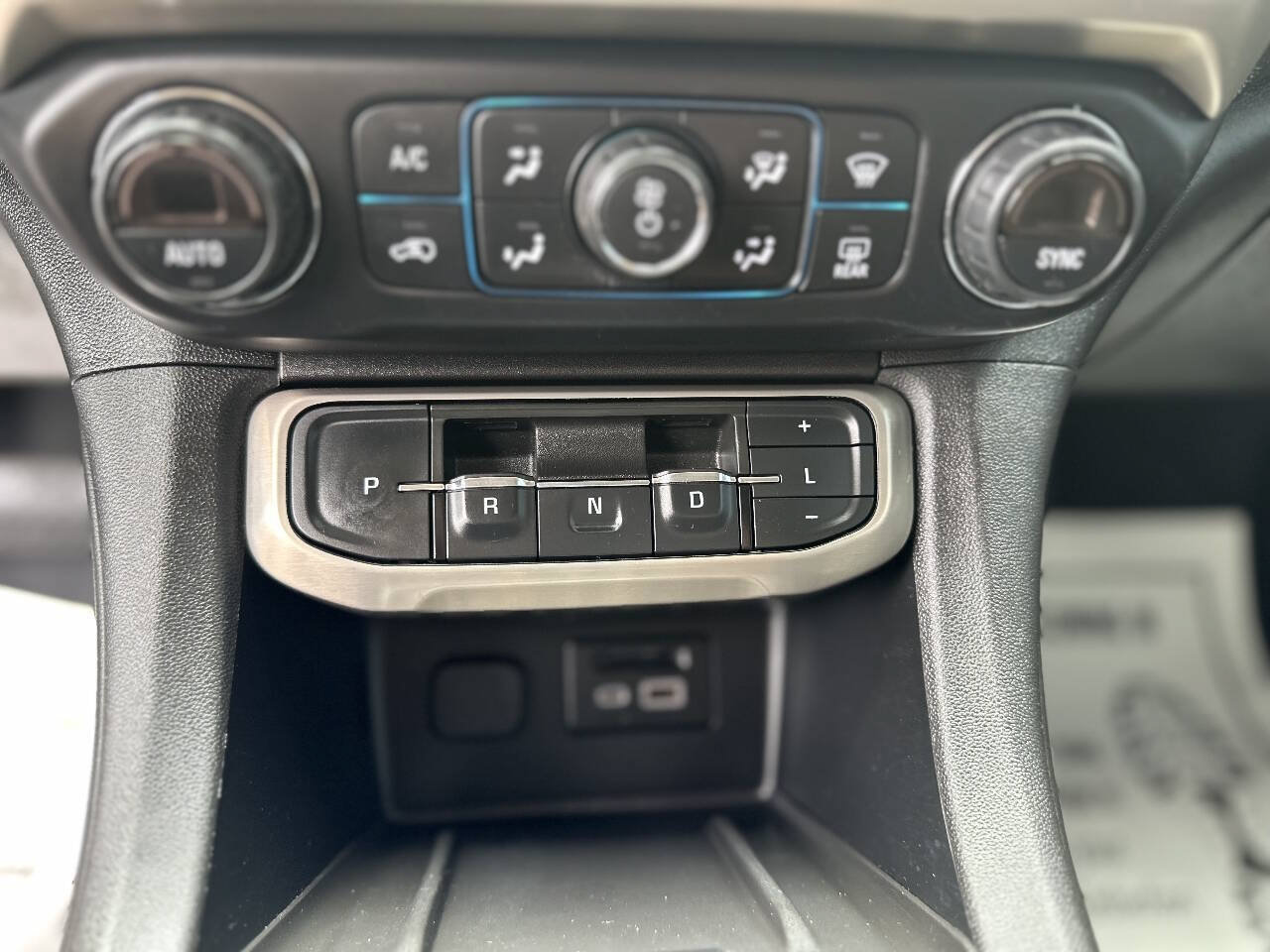 Used 2020 GMC Acadia Denali w/ Denali Ultimate Package AWD/4WD image 14