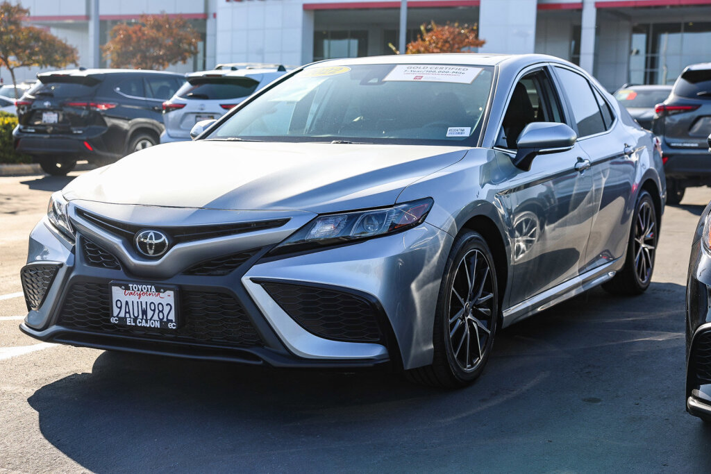 Certified 2022 Toyota Camry SE image 20