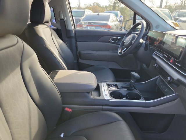 New 2026 Kia Carnival EX FWD image 34