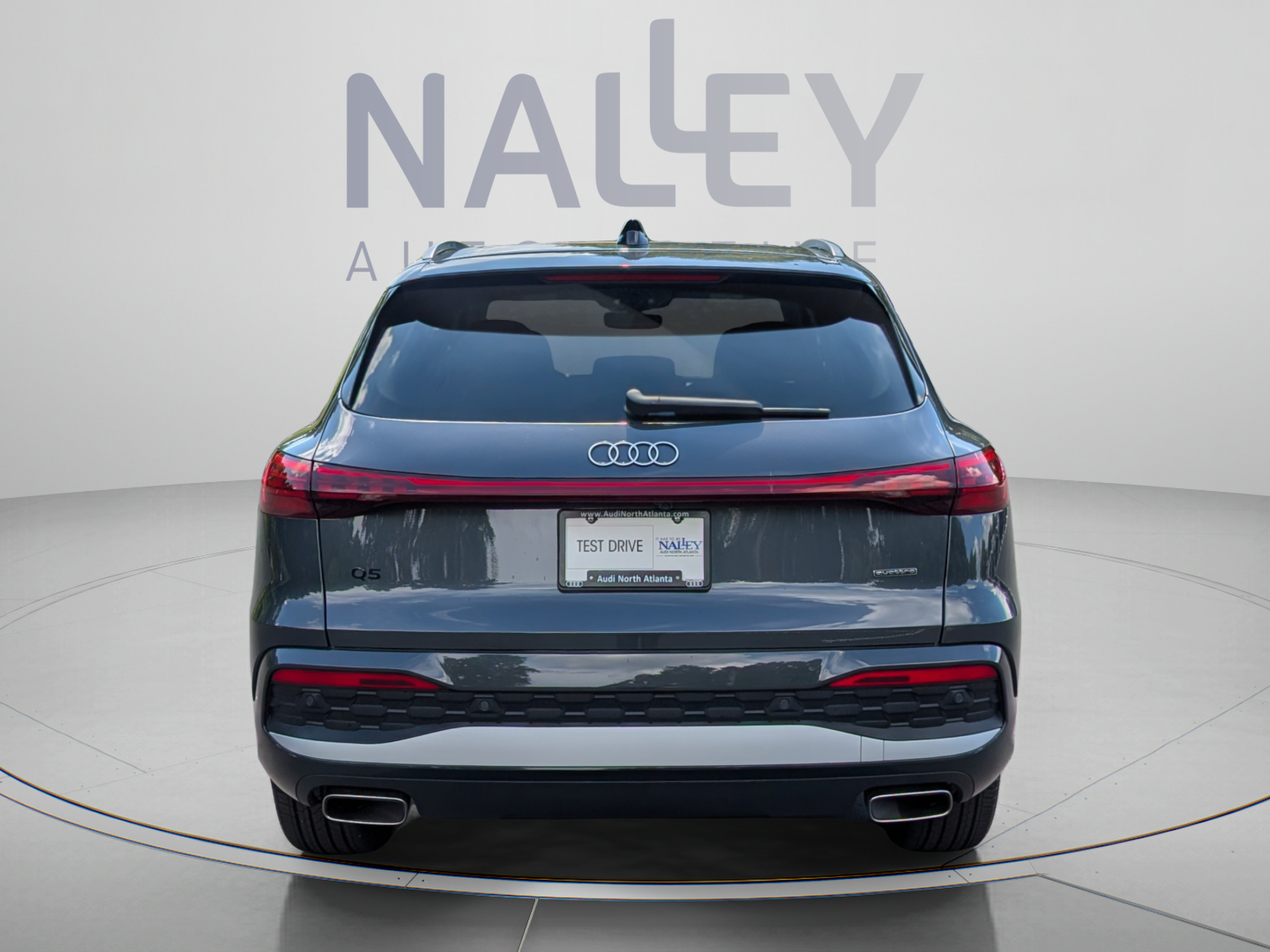 Used 2025 Audi Q5 Premium w/ Convenience Package AWD/4WD image 4
