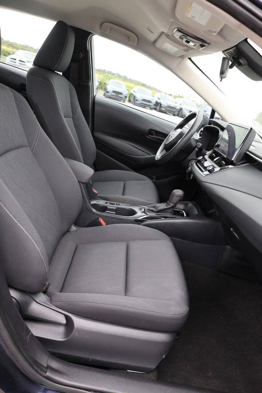 Used 2023 Toyota Corolla LE FWD image 15