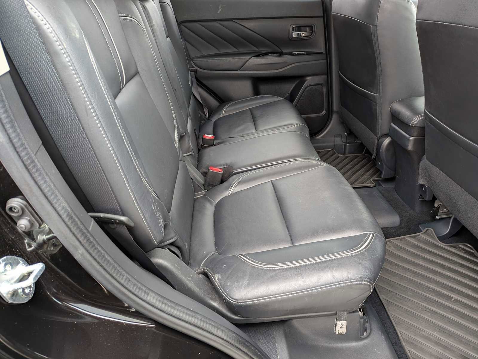 Used 2018 Mitsubishi Outlander SEL image 19