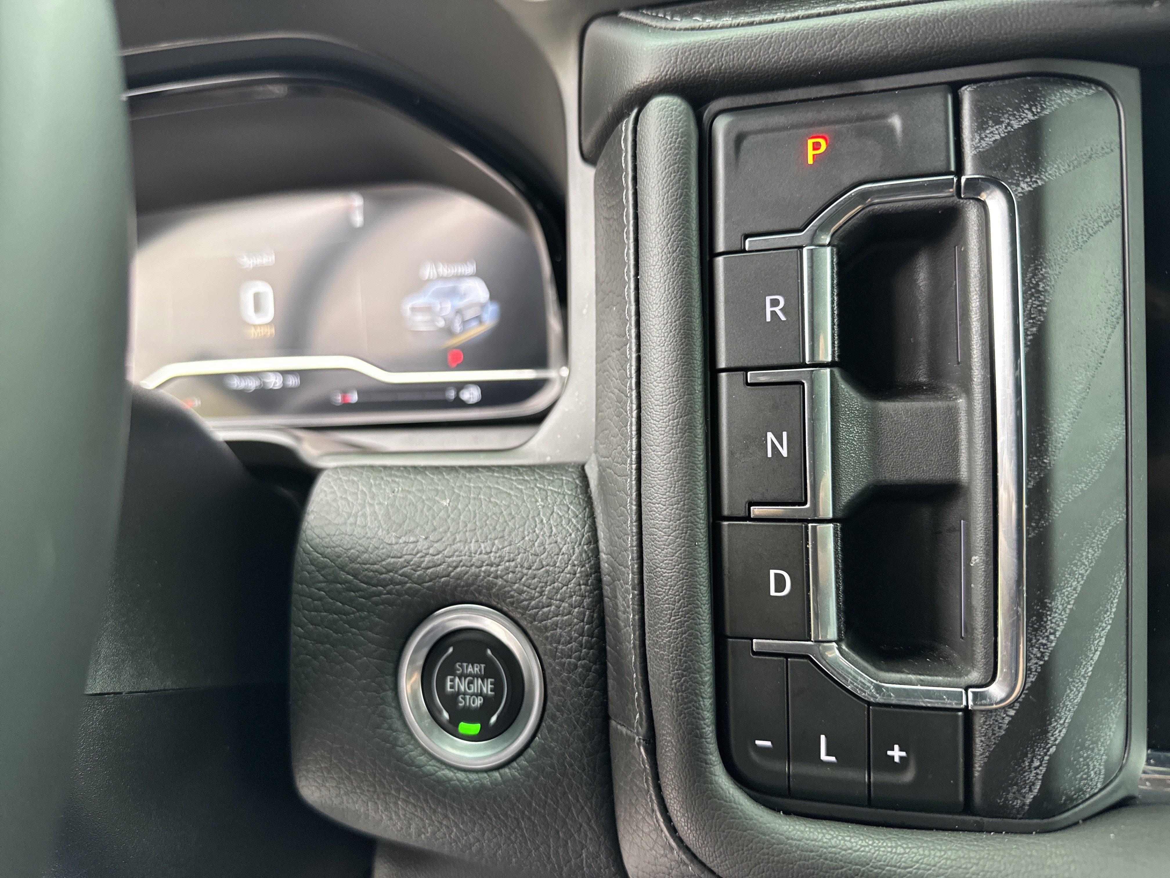 Used 2023 GMC Yukon XL Denali RWD image 21