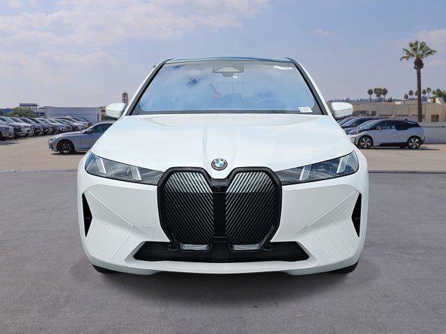 New 2026 BMW iX xDrive60 w/ Premium Package image 2