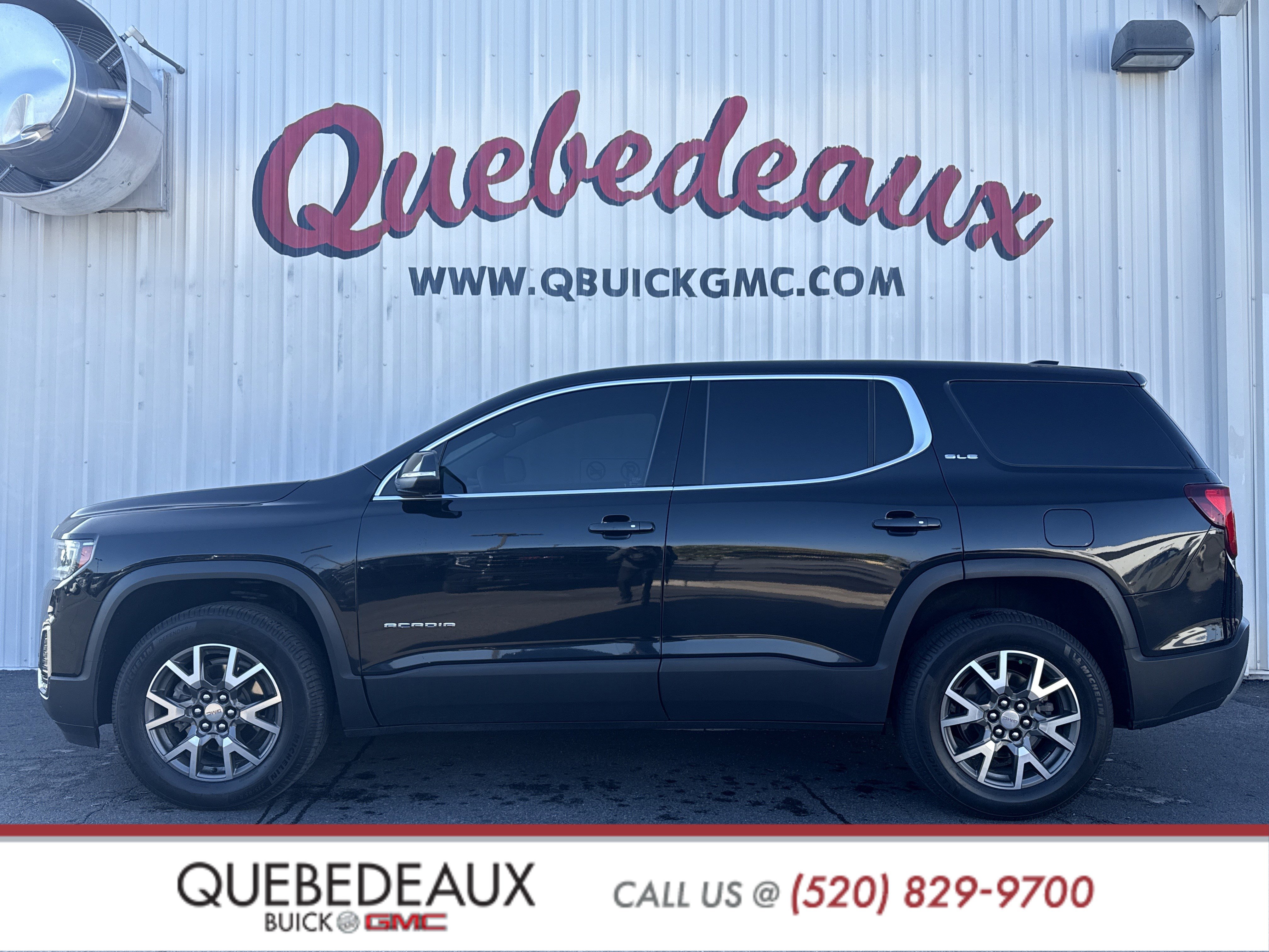 Used 2023 GMC Acadia SLE image 1