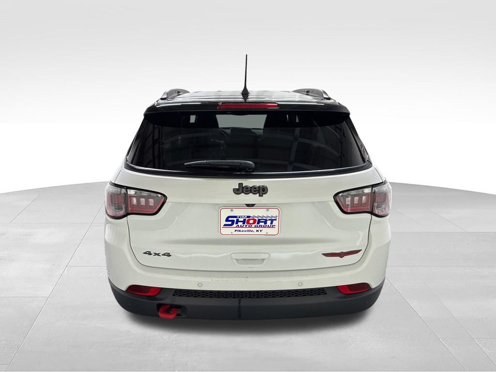 Used 2025 Jeep Compass Trailhawk AWD/4WD image 5
