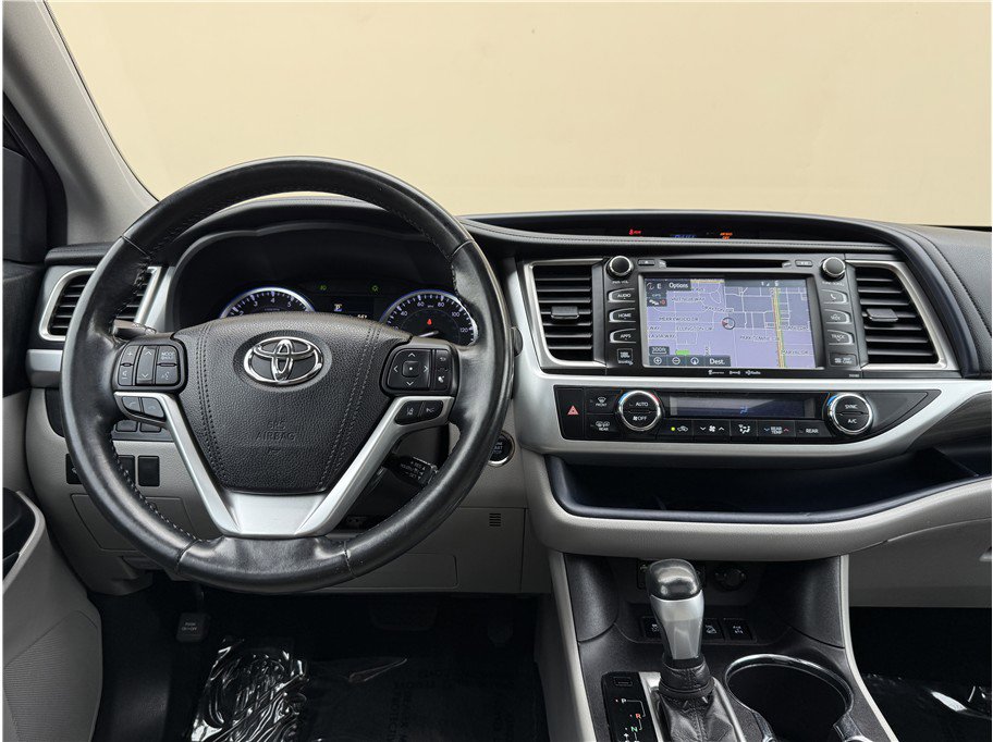 Used 2018 Toyota Highlander Limited AWD/4WD image 18