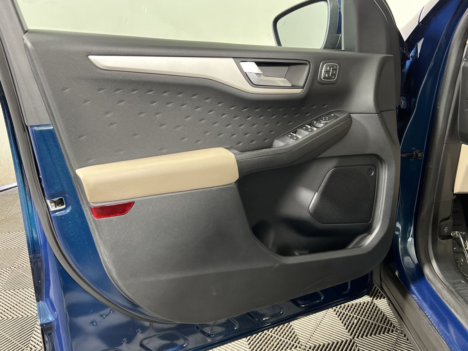 Used 2020 Ford Escape SEL AWD/4WD image 14