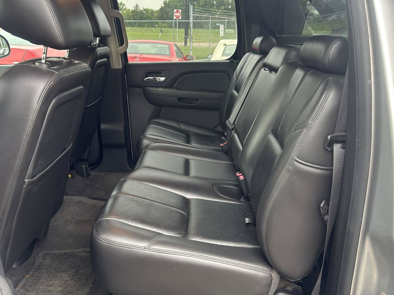 Used 2010 Chevrolet Avalanche LT AWD/4WD image 11