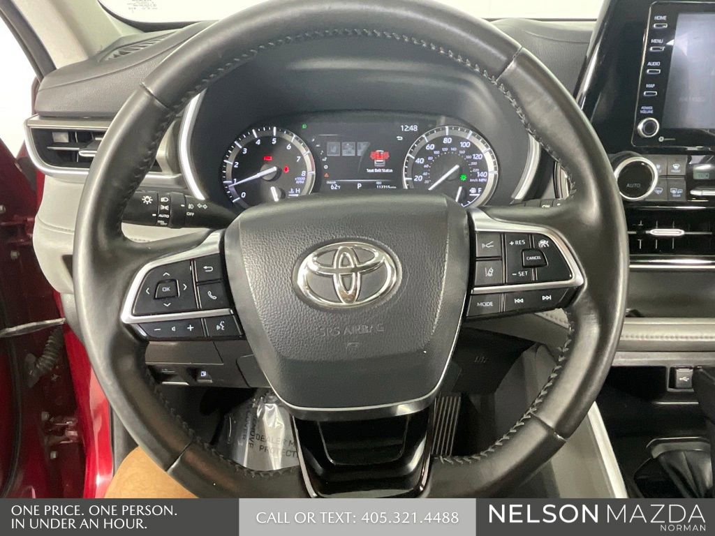 Used 2020 Toyota Highlander XLE AWD/4WD image 46