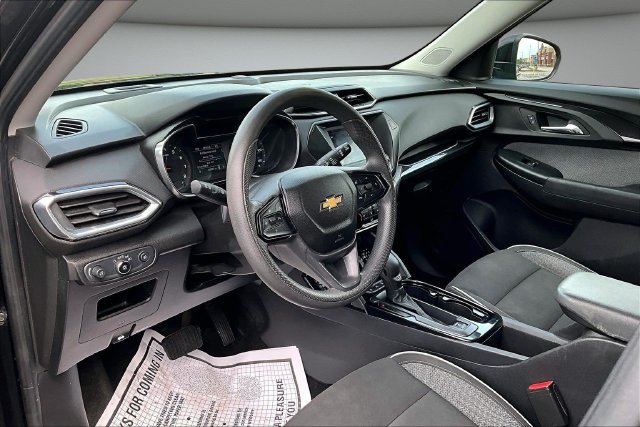 Used 2022 Chevrolet TrailBlazer LT FWD image 16