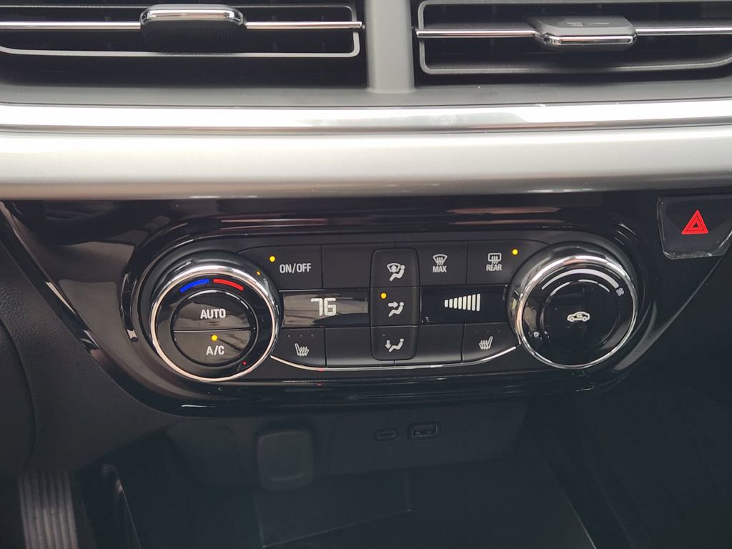 New 2026 Chevrolet Trax LT w/ Driver Confidence Package image 13