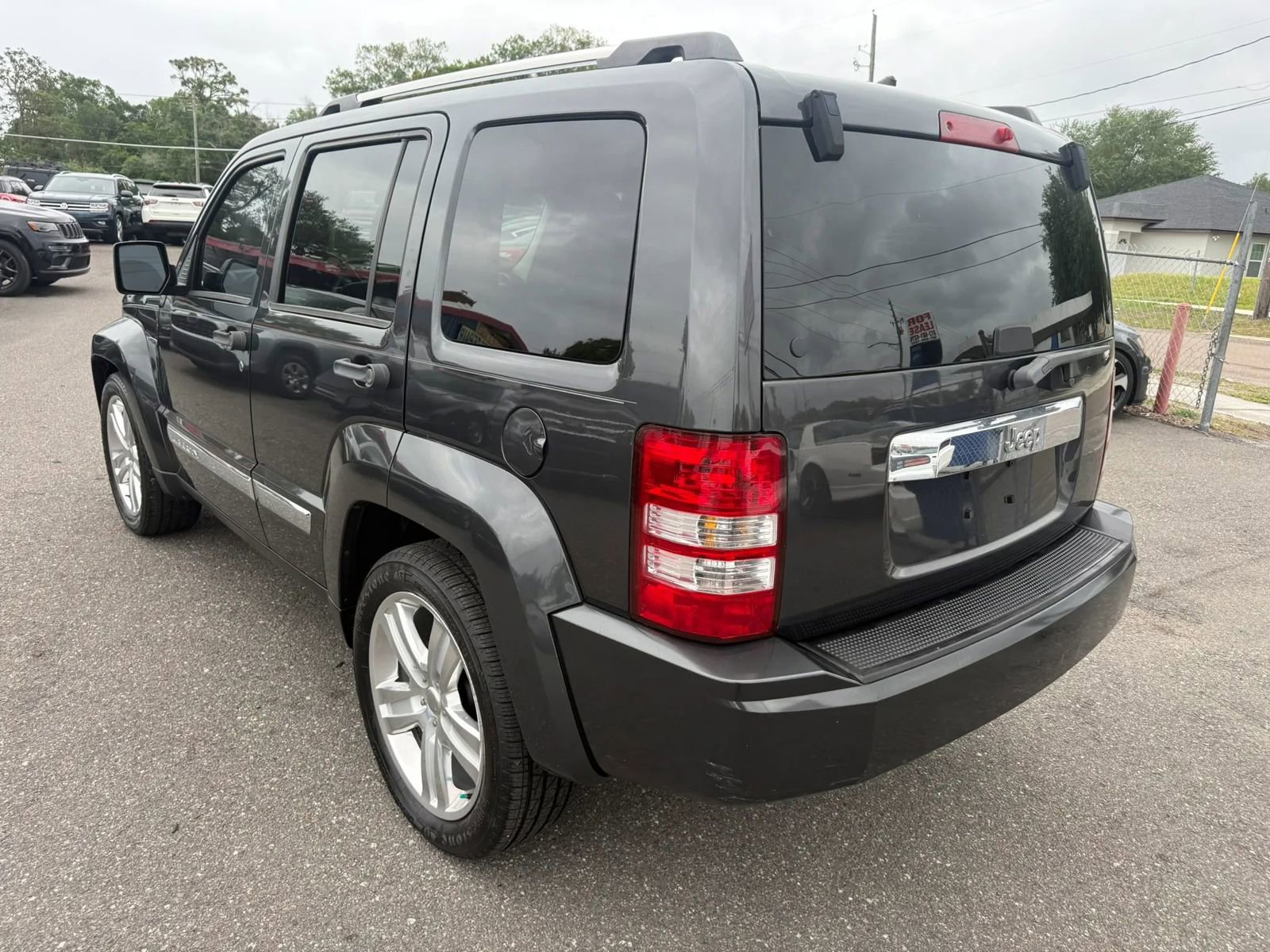 Used 2011 Jeep Liberty Sport image 7