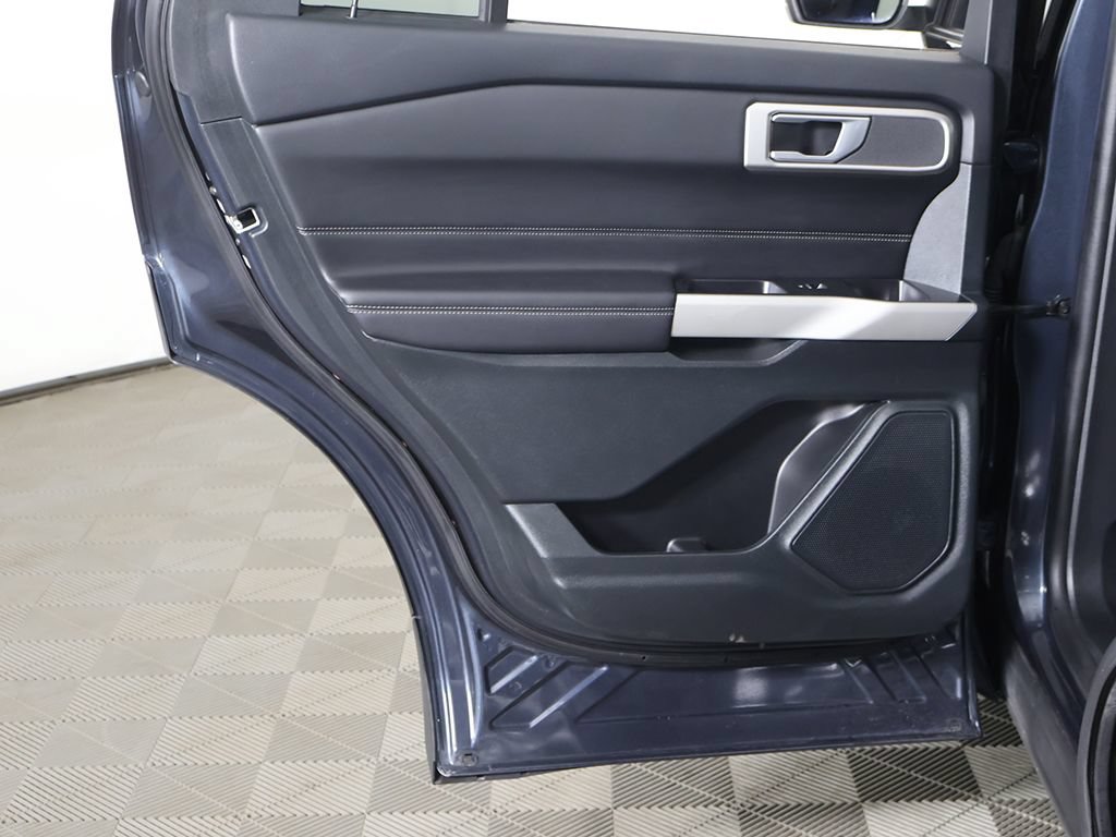 Used 2024 Ford Explorer XLT w/ Equipment Group 202A AWD/4WD image 26