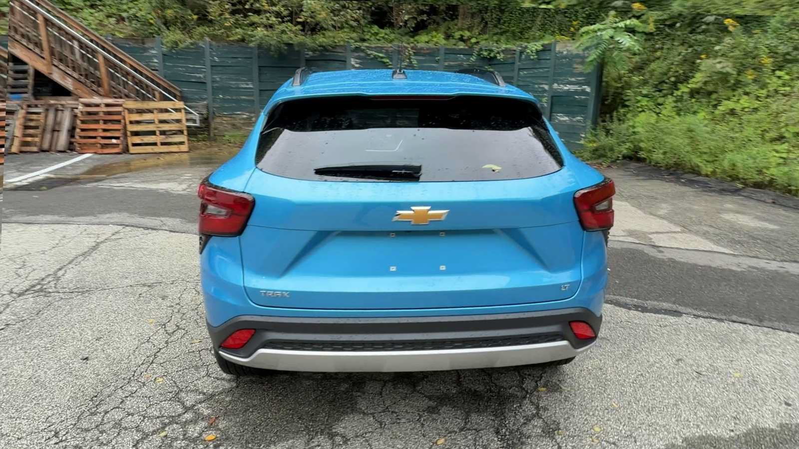 Used 2025 Chevrolet Trax LT FWD image 8