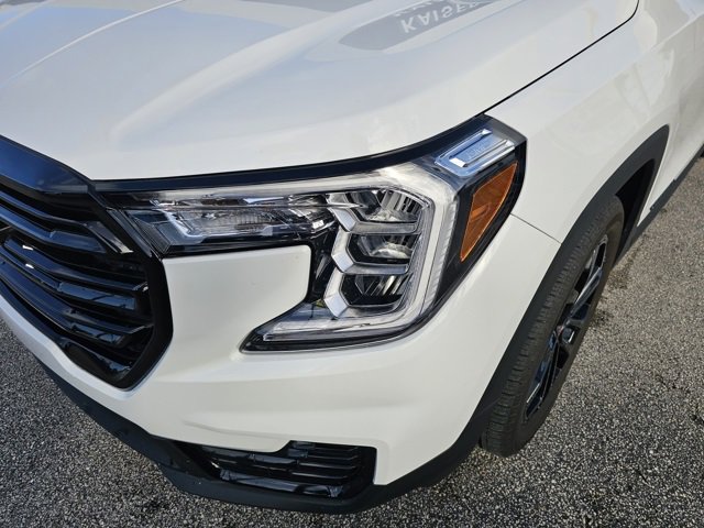 Certified 2022 GMC Terrain SLE w/ Driver Convenience Package image 16