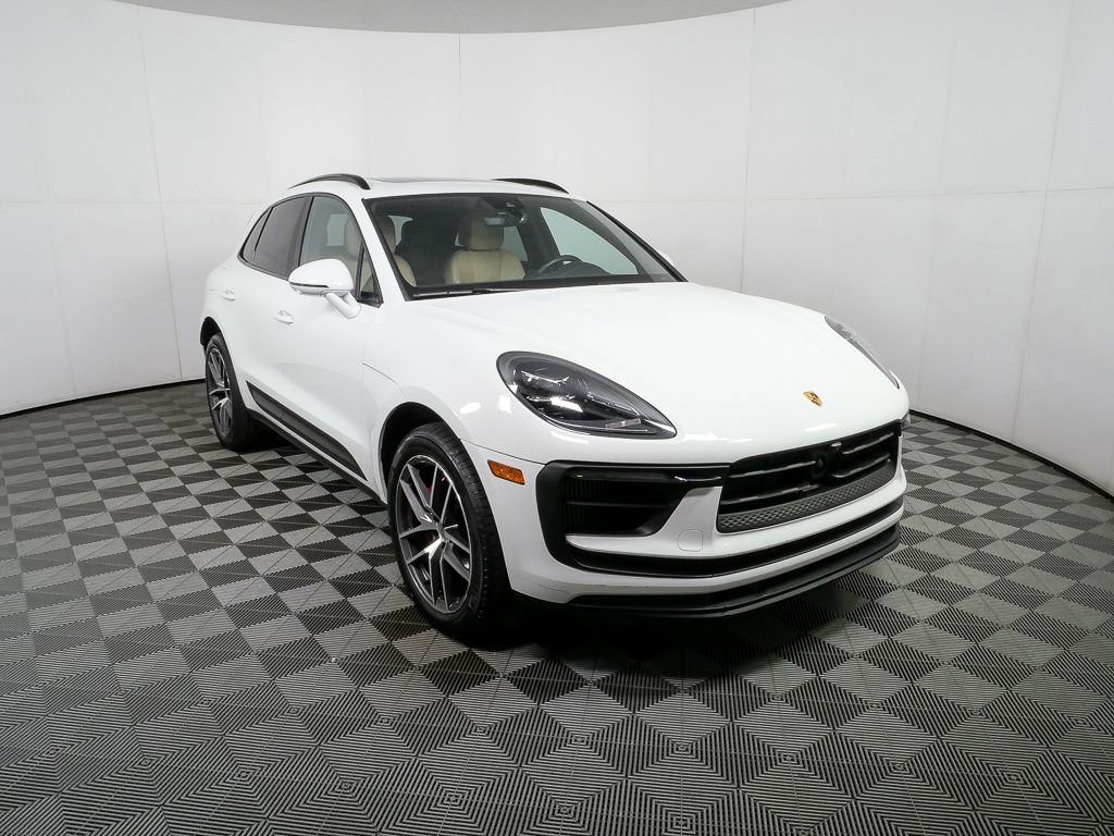 Certified 2022 Porsche Macan S AWD/4WD image 28