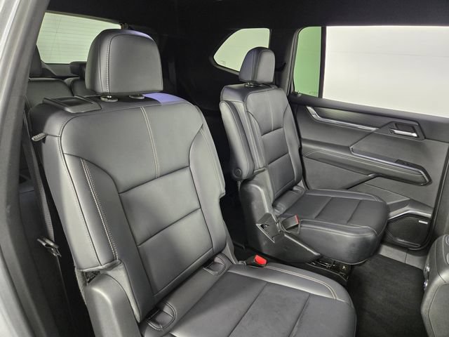 Used 2024 GMC Acadia Elevation FWD image 17