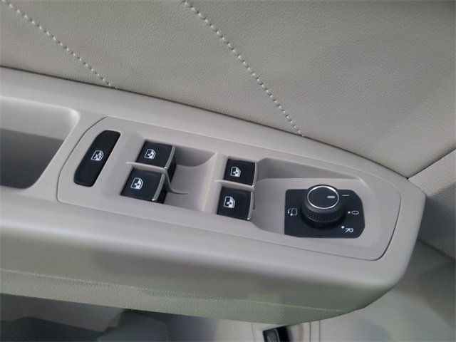 Used 2021 Volkswagen Atlas SEL Premium image 30