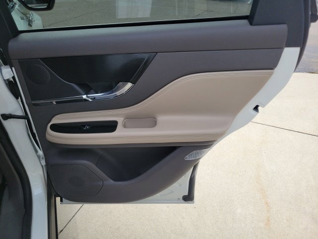Certified 2024 Lincoln Corsair FWD image 24