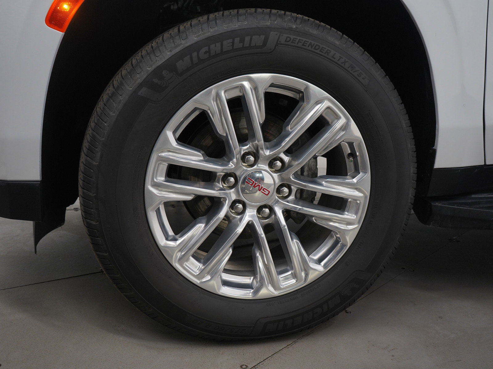 Used 2024 GMC Yukon SLE image 33