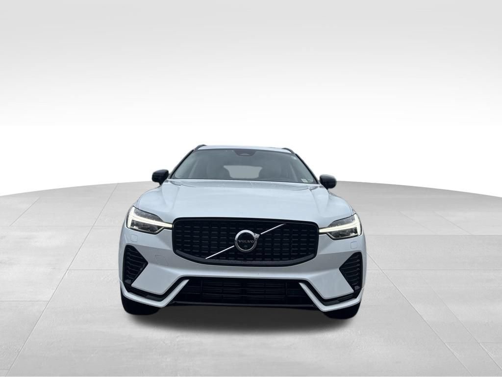 Used 2024 Volvo XC60 T8 Plus w/ Climate Package AWD/4WD image 5