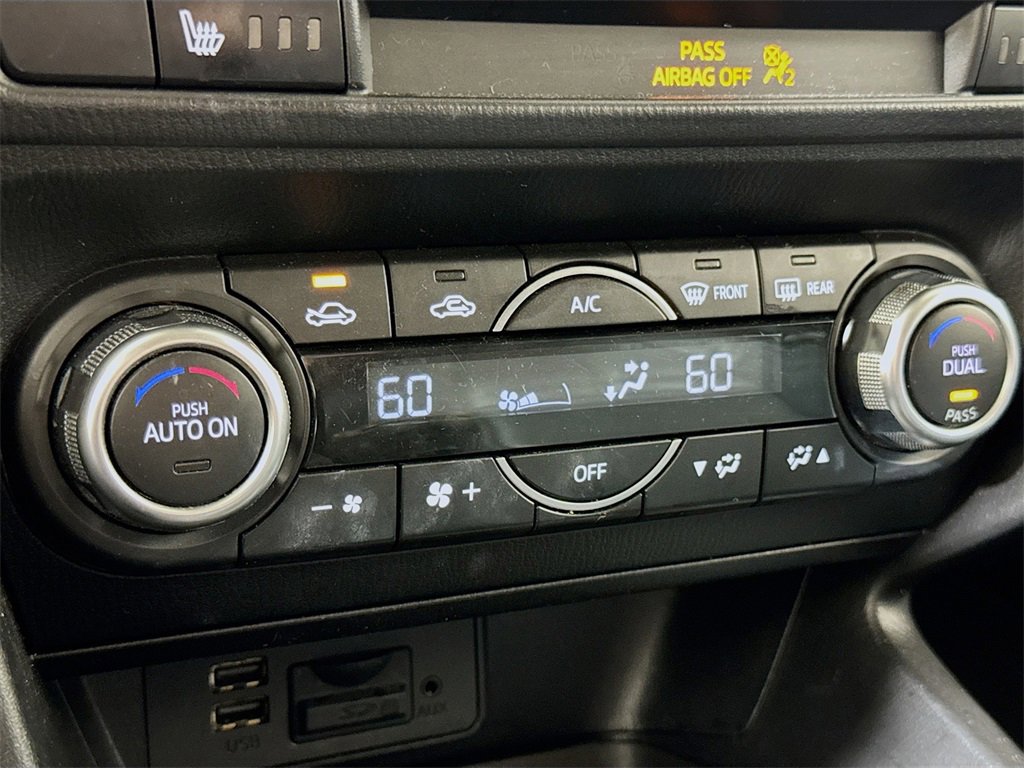 Used 2018 MAZDA MAZDA3 Touring image 14