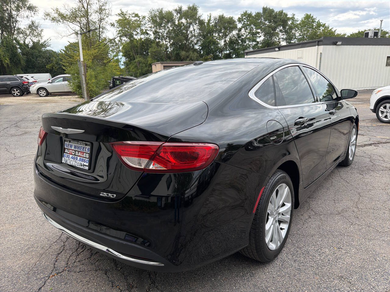 Used 2015 Chrysler 200 Limited w/ Convenience Group FWD image 6
