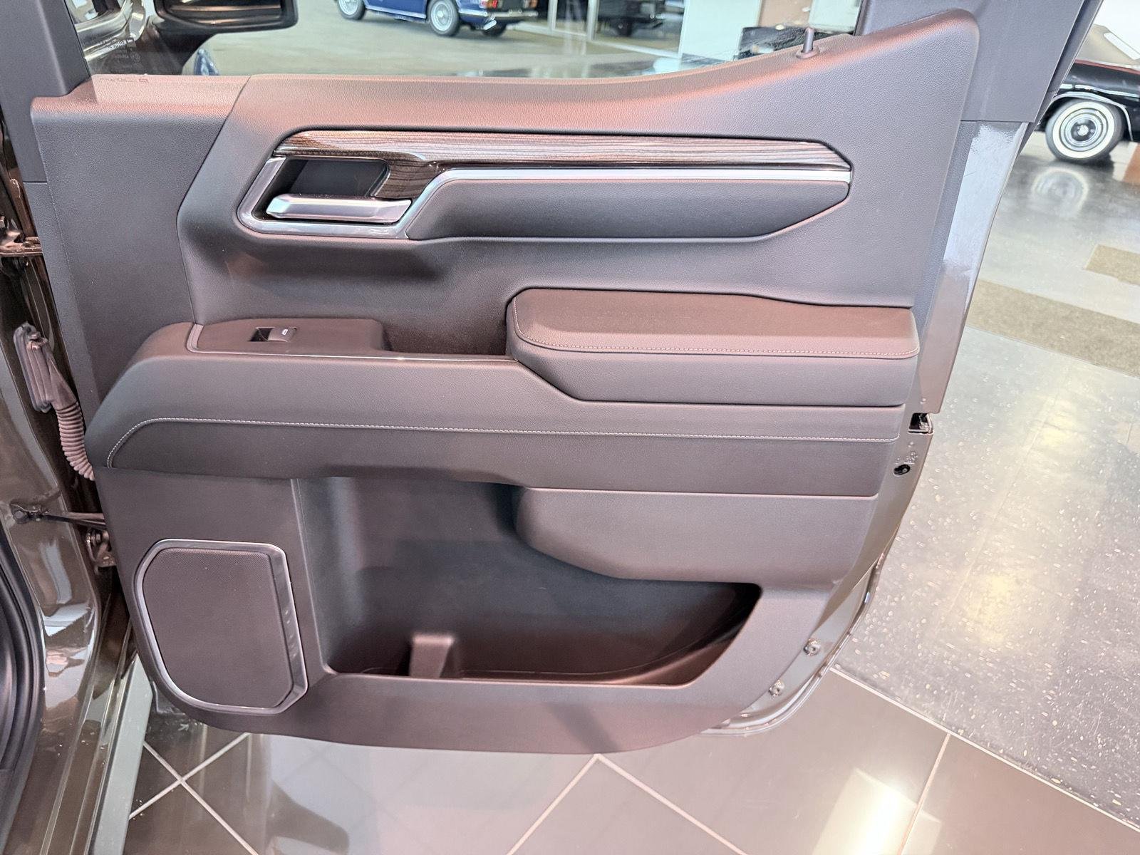 Used 2023 Chevrolet Silverado 1500 LT AWD/4WD image 25
