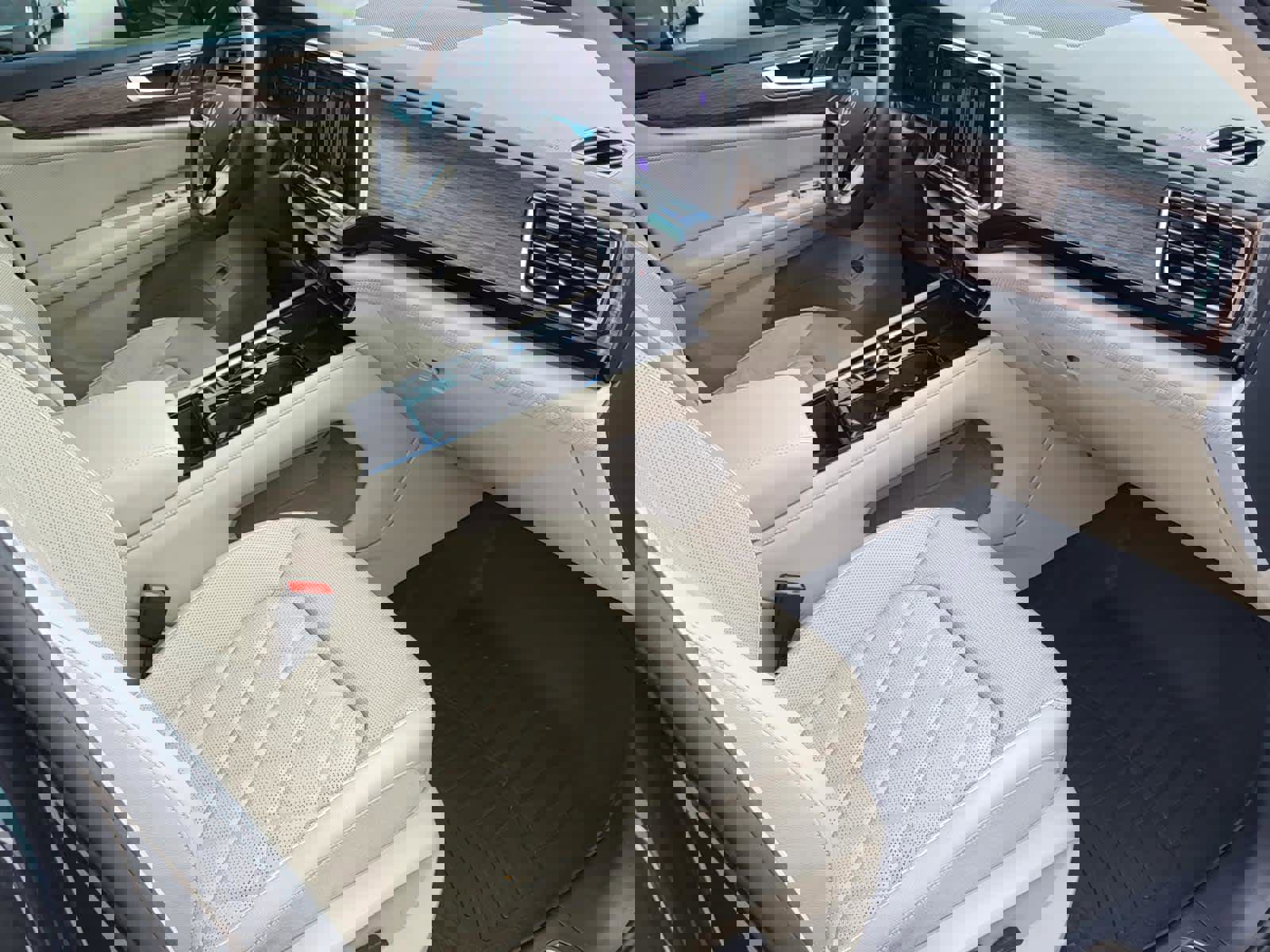 Used 2024 Volkswagen Atlas SEL Premium R-Line image 9