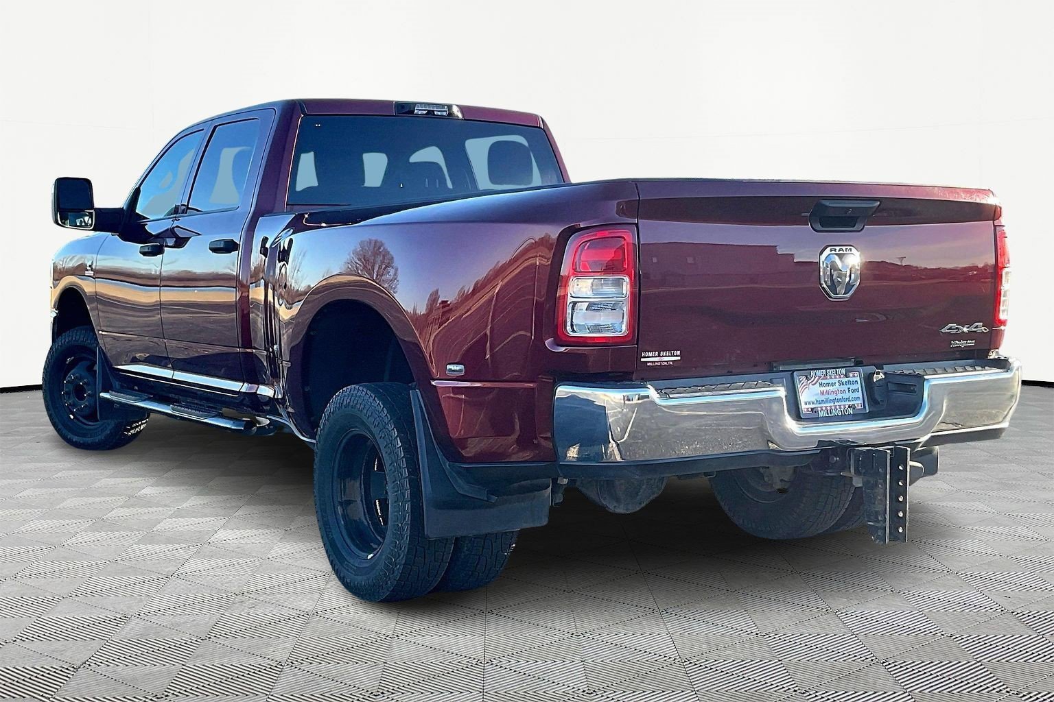 Used 2024 RAM 3500 Tradesman w/ Chrome Appearance Group image 10