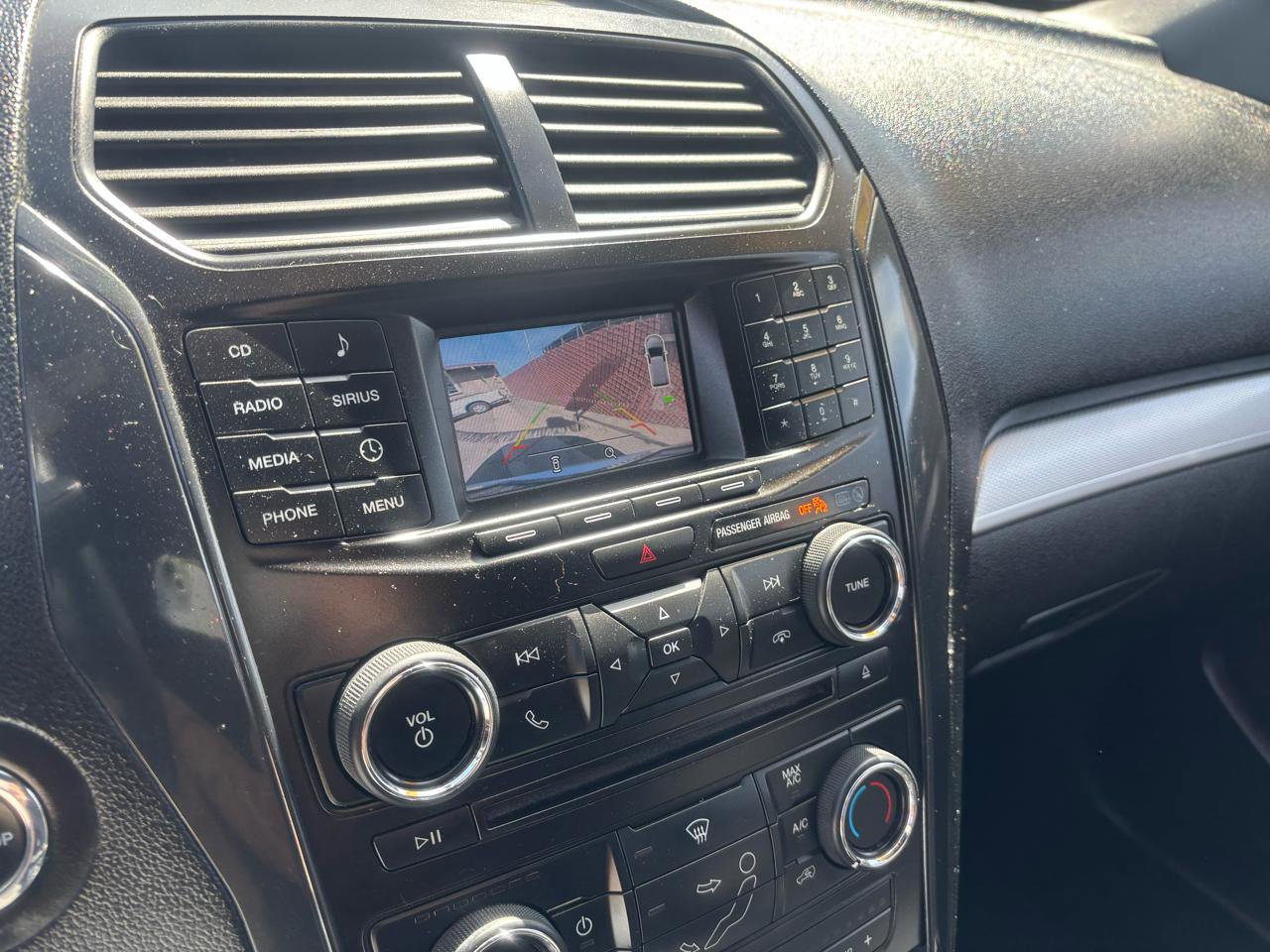 Used 2017 Ford Explorer XLT FWD image 12