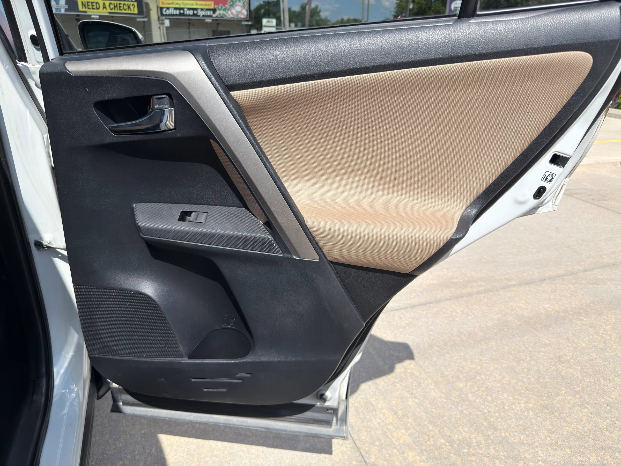 Used 2014 Toyota RAV4 XLE FWD image 26