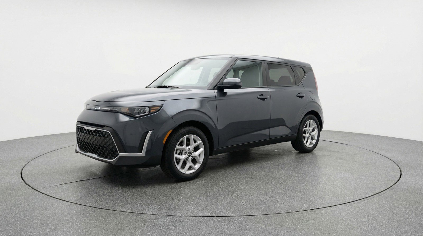 Used 2025 Kia Soul LX w/ LX Technology Package FWD image 3