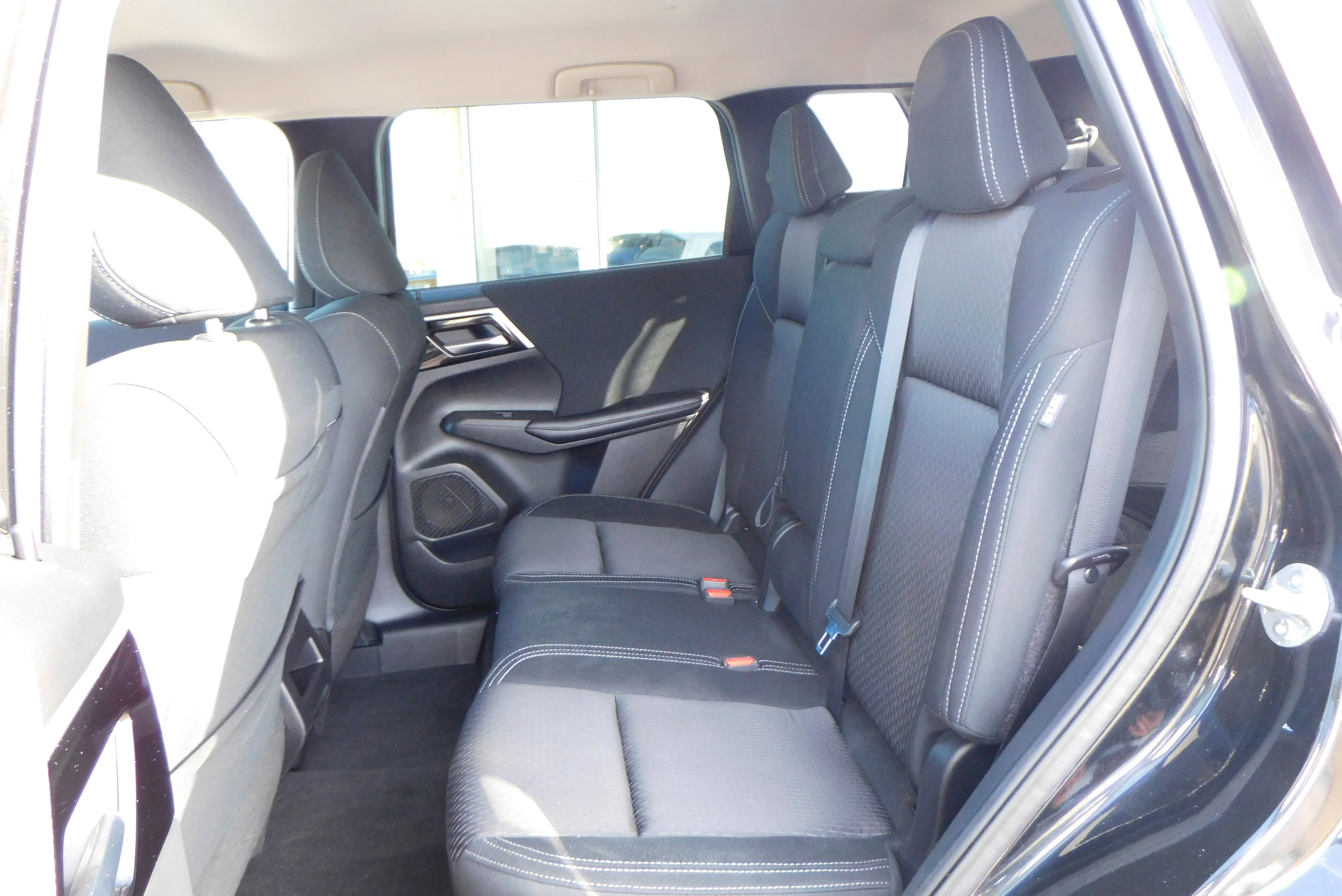 Used 2022 Mitsubishi Outlander ES image 27