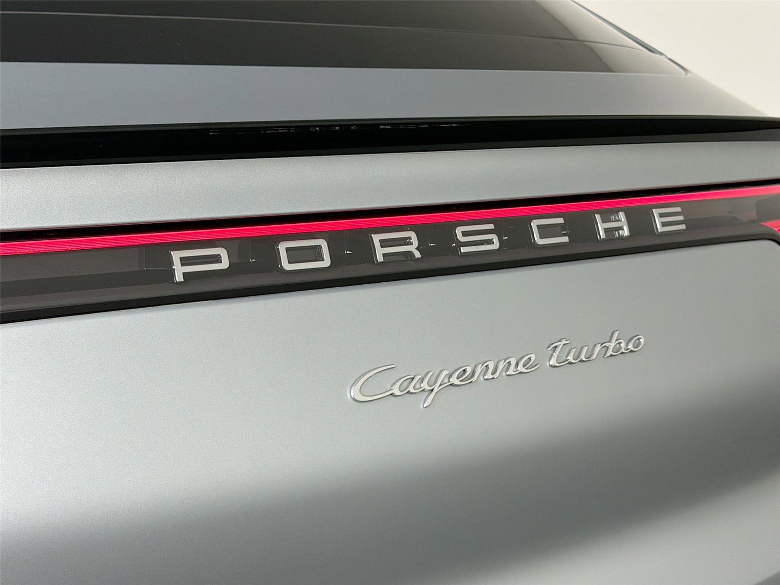 Certified 2021 Porsche Cayenne Turbo AWD/4WD image 17
