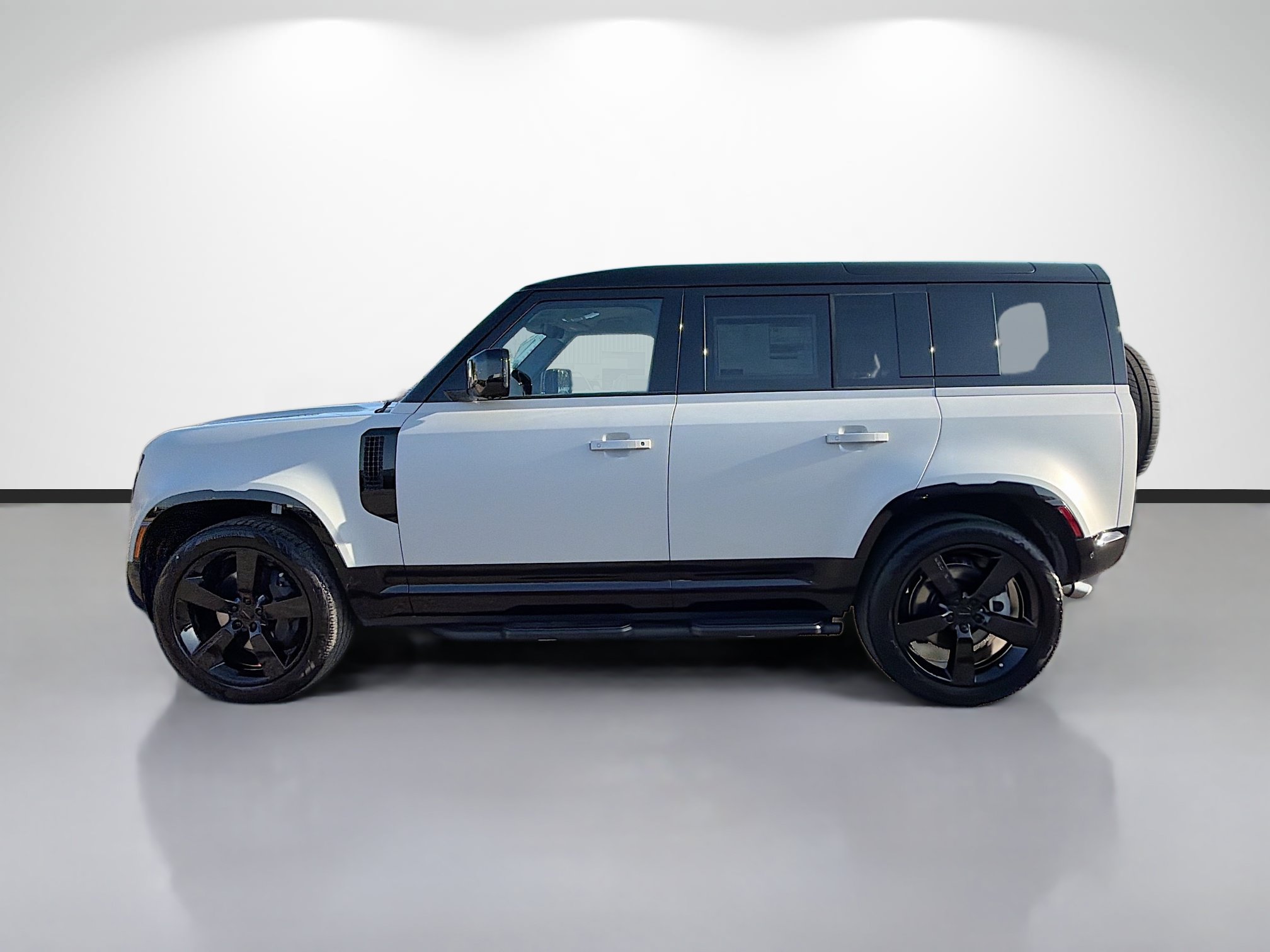 New 2026 Land Rover Defender 110 X-Dynamic SE AWD/4WD image 2