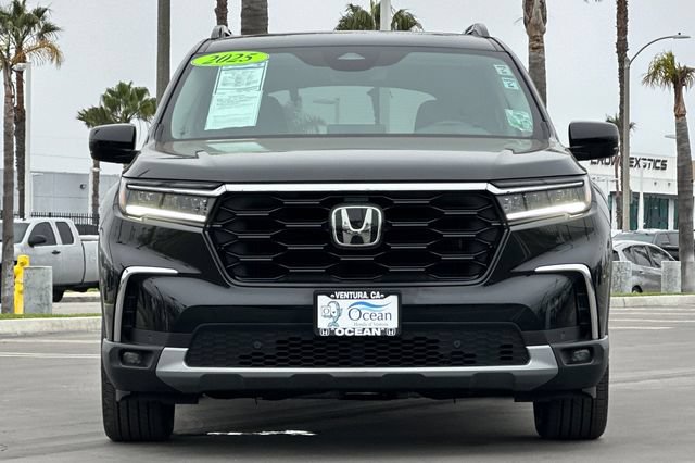 Used 2025 Honda Pilot Touring image 9