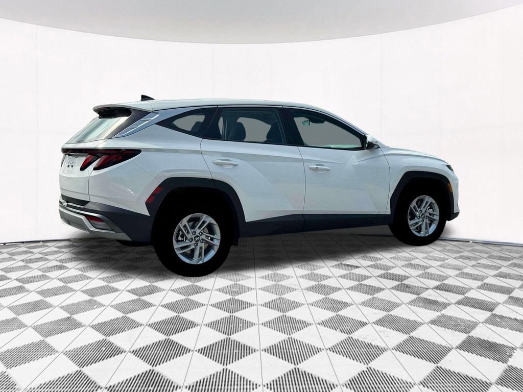 New 2025 Hyundai Tucson SE image 12
