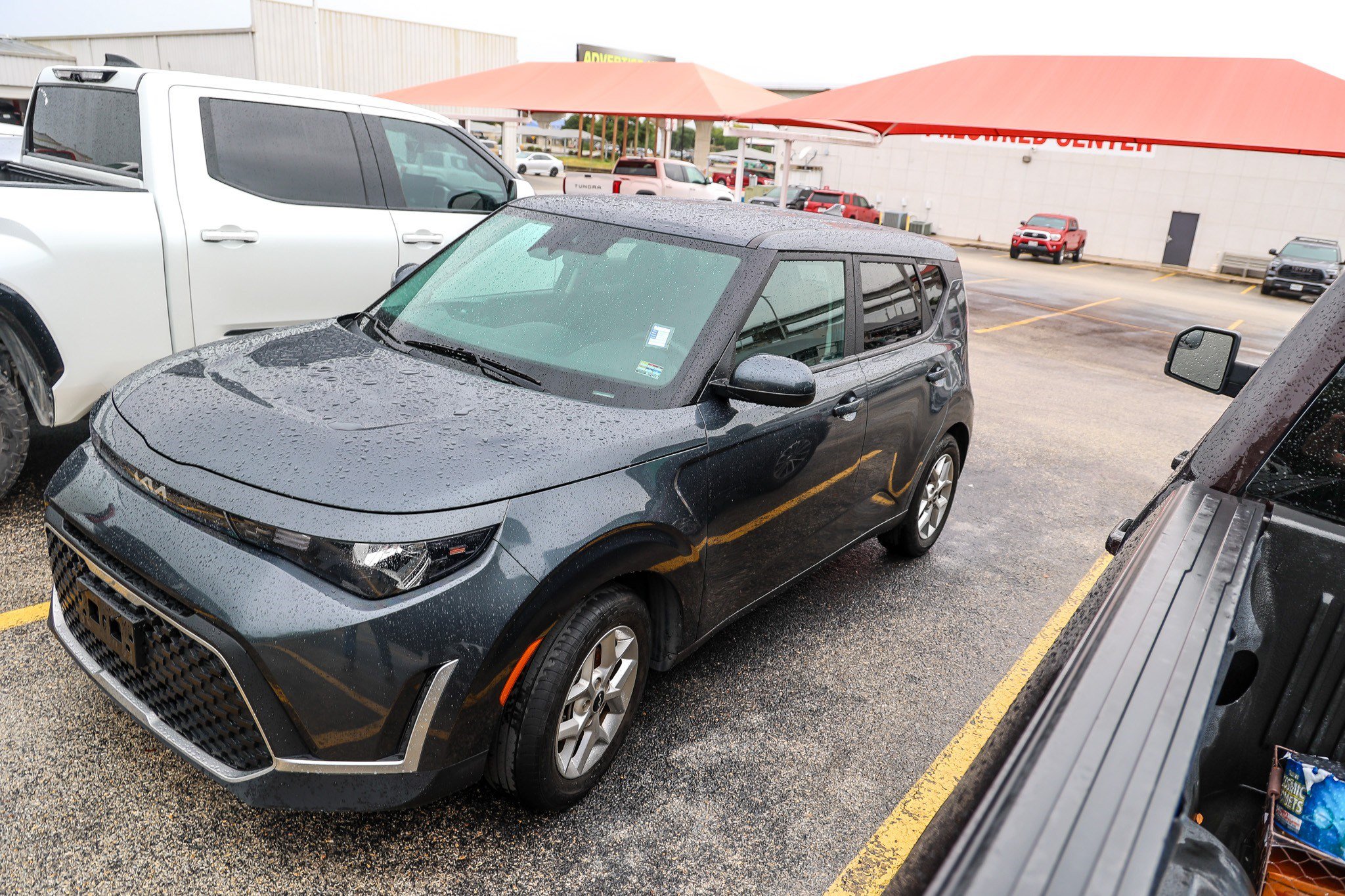 Used 2024 Kia Soul LX w/ Option Group 015 FWD image 3
