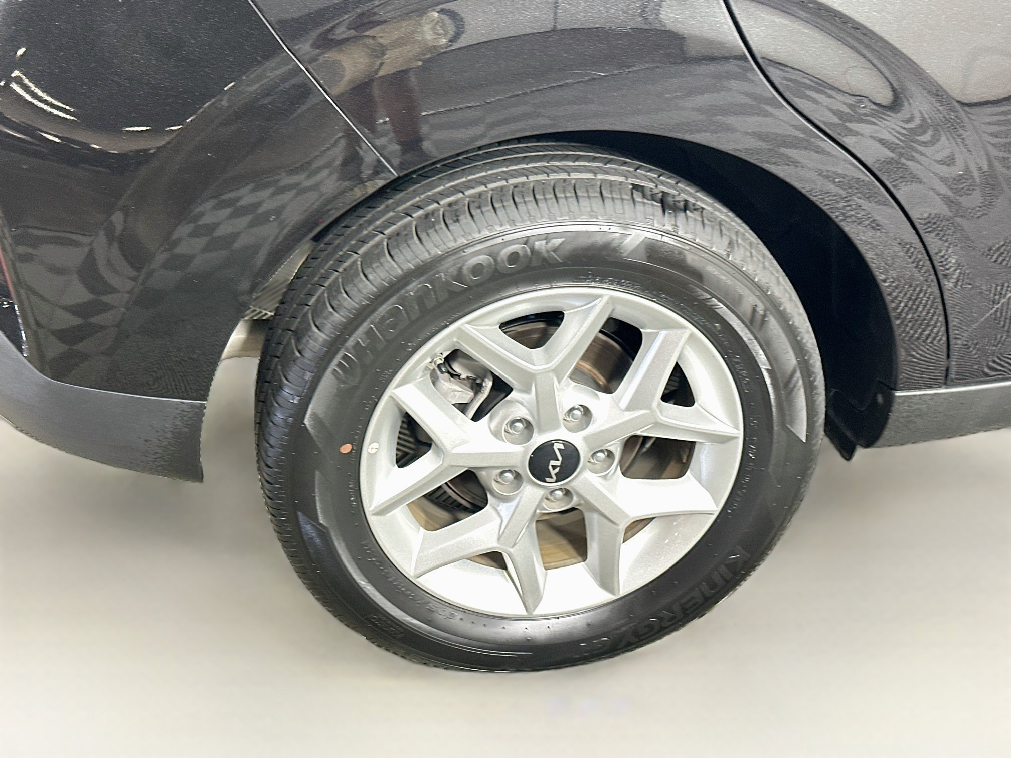 Used 2025 Kia Soul LX w/ LX Technology Package FWD image 11