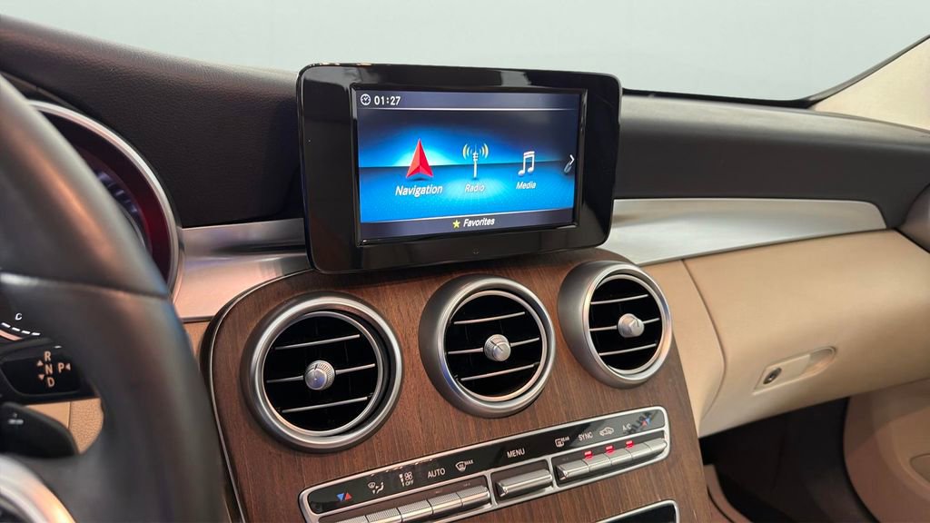 Used 2019 Mercedes-Benz C 300 4MATIC Sedan image 21