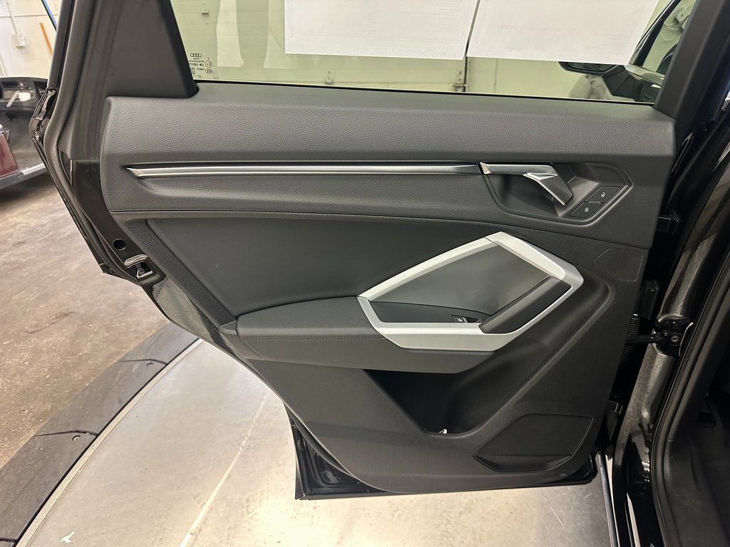 Used 2024 Audi Q3 2.0T Premium image 25