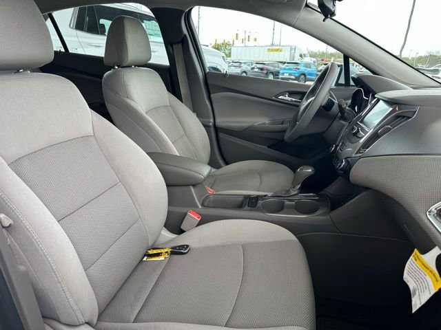 Used 2017 Chevrolet Cruze LT w/ Convenience Package FWD image 13